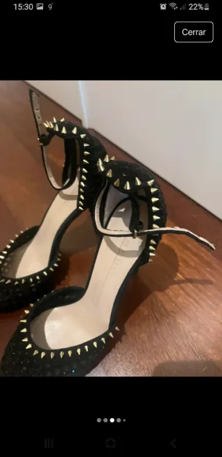 Sandalias Zara Tachuelas Negro y Dorado