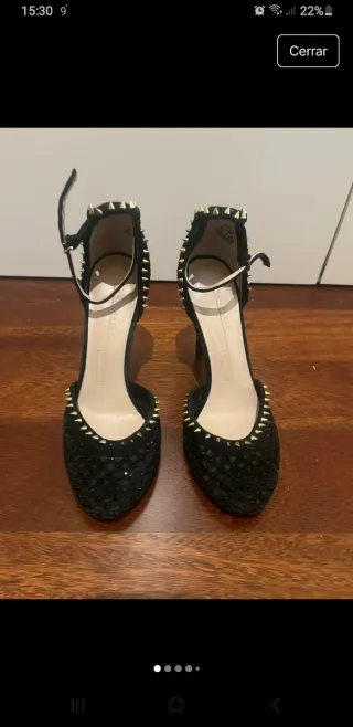 Sandalias Zara Tachuelas Negro y Dorado