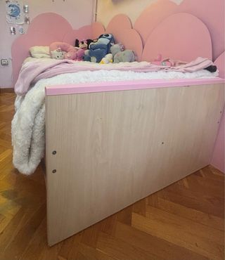 Cama infantil rosa con 2 cajones