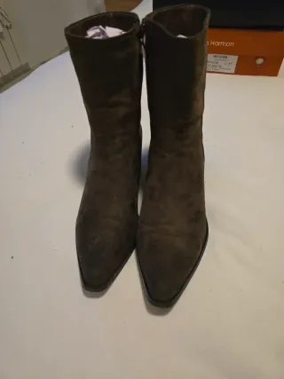 Botas altas verde oliva talla 37