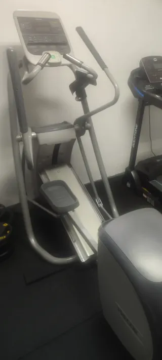 Bicicleta Elíptica Precor EFX 534i