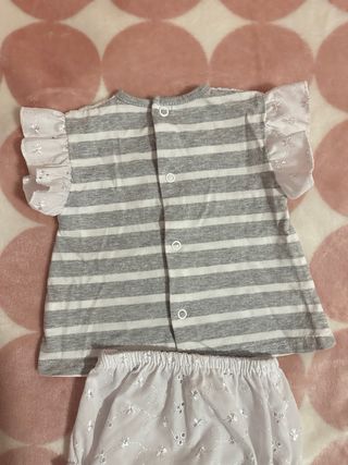 Conjunto bebé camiseta y braguita