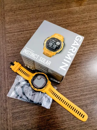 Reloj Garmin Instinct Solar Amarillo