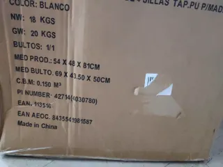 Lote 4 Sillas Nórdicas Plástico y Madera