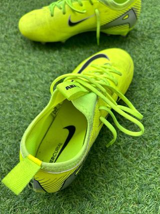 Zapatillas fútbol Nike niños verde/negro