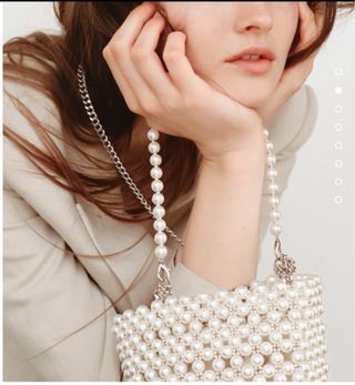 Bolso mini saca perlas de Zara