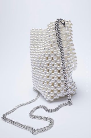 Bolso mini saca perlas de Zara