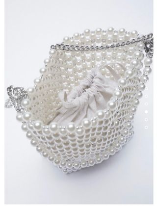 Bolso mini saca perlas de Zara