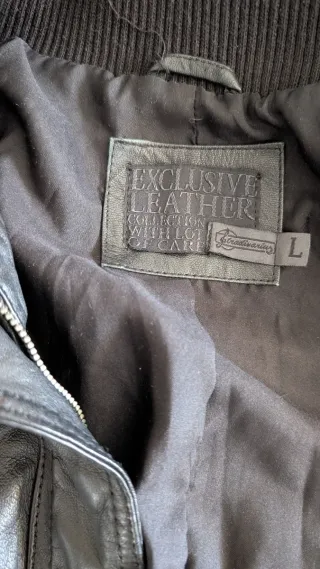 Cazadora de piel para mujer