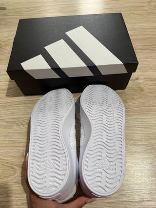 Adidas Zapatillas Blancas y Beige