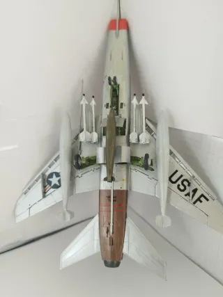 Maqueta F-100F Super Sabre Montada
