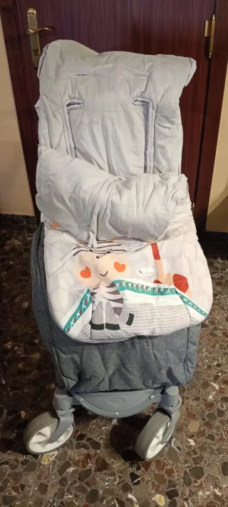 Carro de bebé Lorelli gris