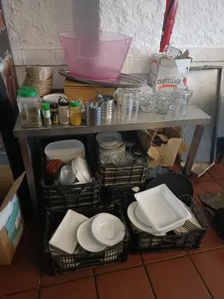 Vasos, platos y cubiertos