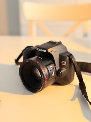 Canon EOS 250D | Pack Completo  (4K y Wifi)