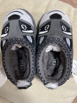 Zapatillas UGG niño Talla 23.5 Zorro