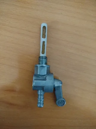 Llave de paso gasolina moto