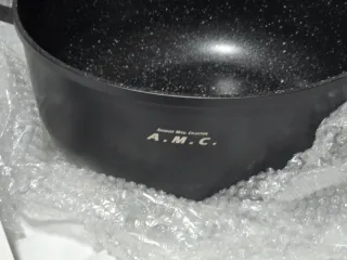 A.M.C in pietra antiaderente