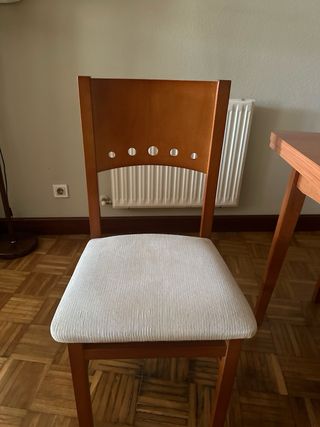 Conjunto mesa comedor madera y 4 sillas