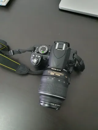 Cámara Nikon D3100 + Lente 18-55mm