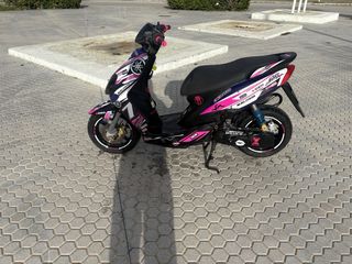 Yamaha Jog RR personalizada