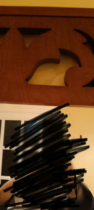 Espejo de madera con marco decorado