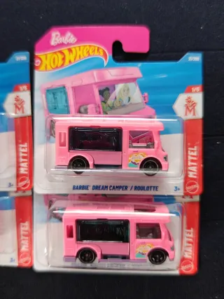 Hotwheels Barbie Dream Camper, 4 Pezzi