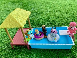 Casa Bluey con coche, piscina y muñecos