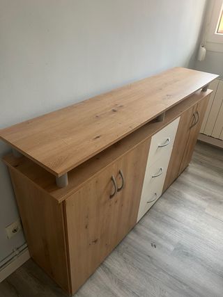 Cómoda color madera y blanco