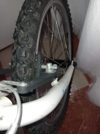 BICICLETA  DE 20 PULGADAS AZUL.