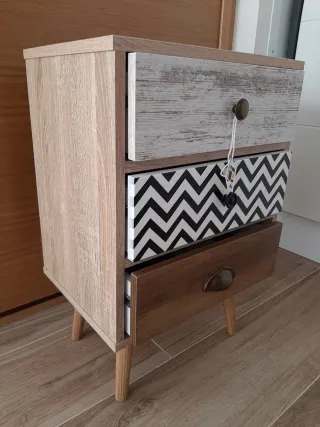Mesita Noche Diseño 3 Cajones Madera. NUEVA