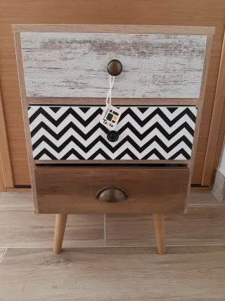 Mesita Noche Diseño 3 Cajones Madera. NUEVA