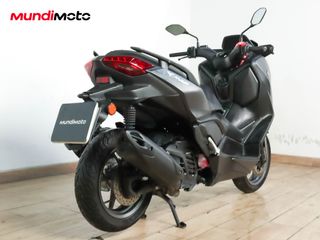 YAMAHA X-MAX 125