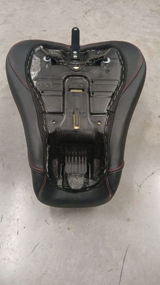 ASIENTO HARLEY DAVIDSON ROADSTER 1200