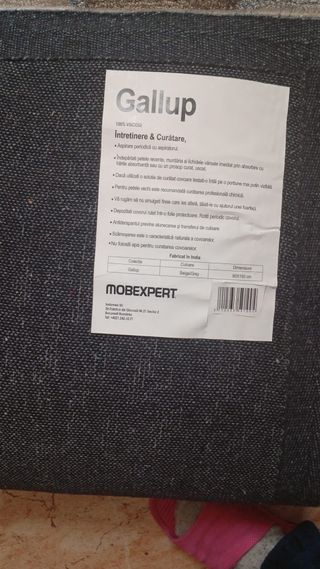 Alfombra geométrica beige y marrón