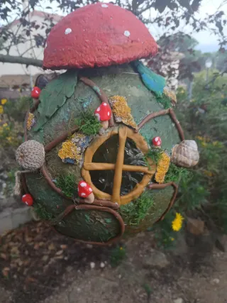 Casa de duendes y hadas decorativa