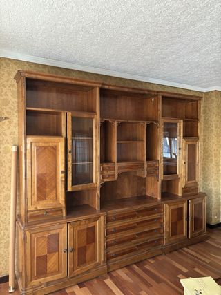 regalo mueble de salón de madera con vitrinas