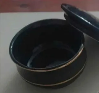 Alhajero vintage japonés negro con tapa