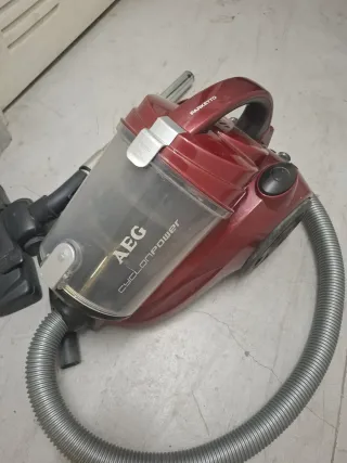 Aspiradora sin bolsa AEG Cyclonpower