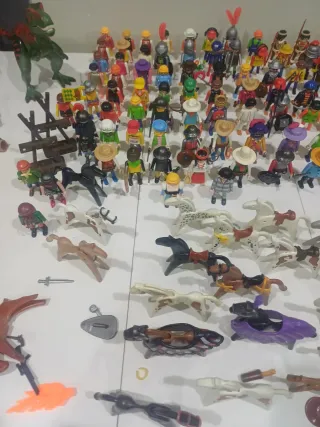 Lote Playmobil Figuras y Accesorios
