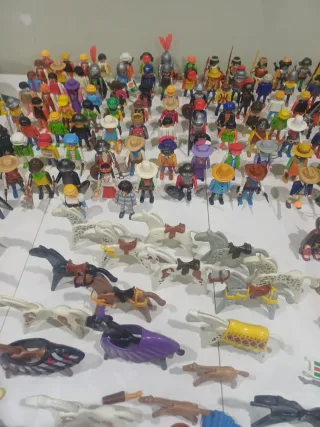 Lote Playmobil Figuras y Accesorios