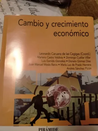 Cambio y crecimiento económico (Spanish Edition)