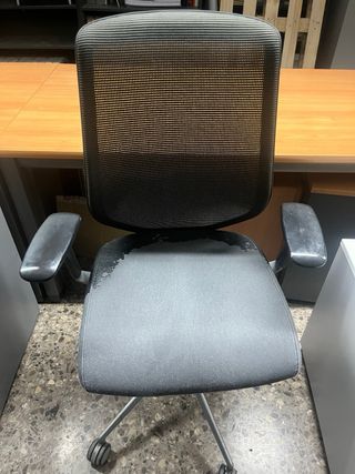 Silla de oficina negra Actiu