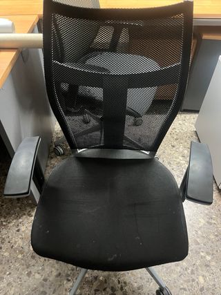 Silla de oficina negra Actiu