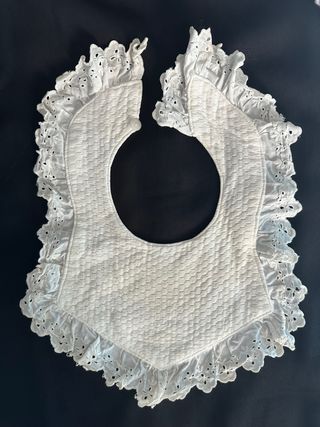 Cuello babero vintage encaje