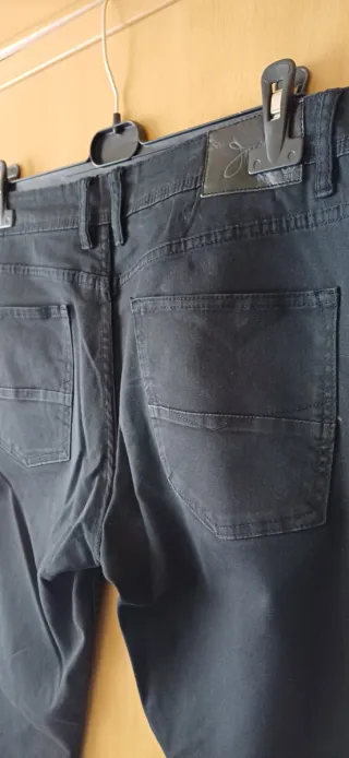 Pantalón vaquero negro slim