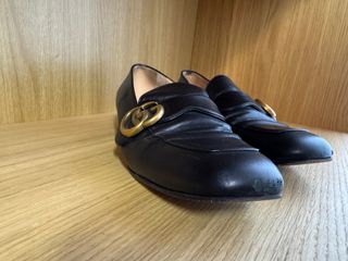 Mocassins Gucci Marmont Piel Negro y Dorado