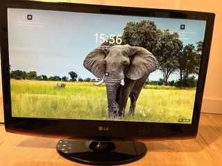 Monitor TV LG M2762D FullHD Negro/Rojo