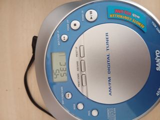Reproductor CD Sanyo Portátil