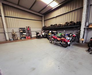 PARKING DE MOTOS DE LARGA TEMPORADA