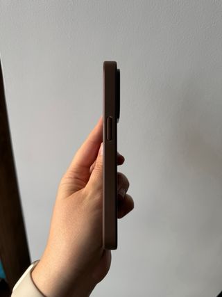 Funda Guess iPhone 14 Pro Marrón